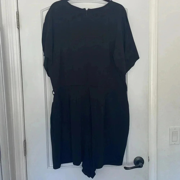 City Chic Black Romper Keyhole Pockets Sz XL - Picture 4 of 8